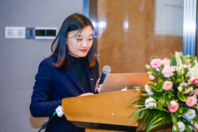 研讨会由我所合伙人何妍雨律师主持.